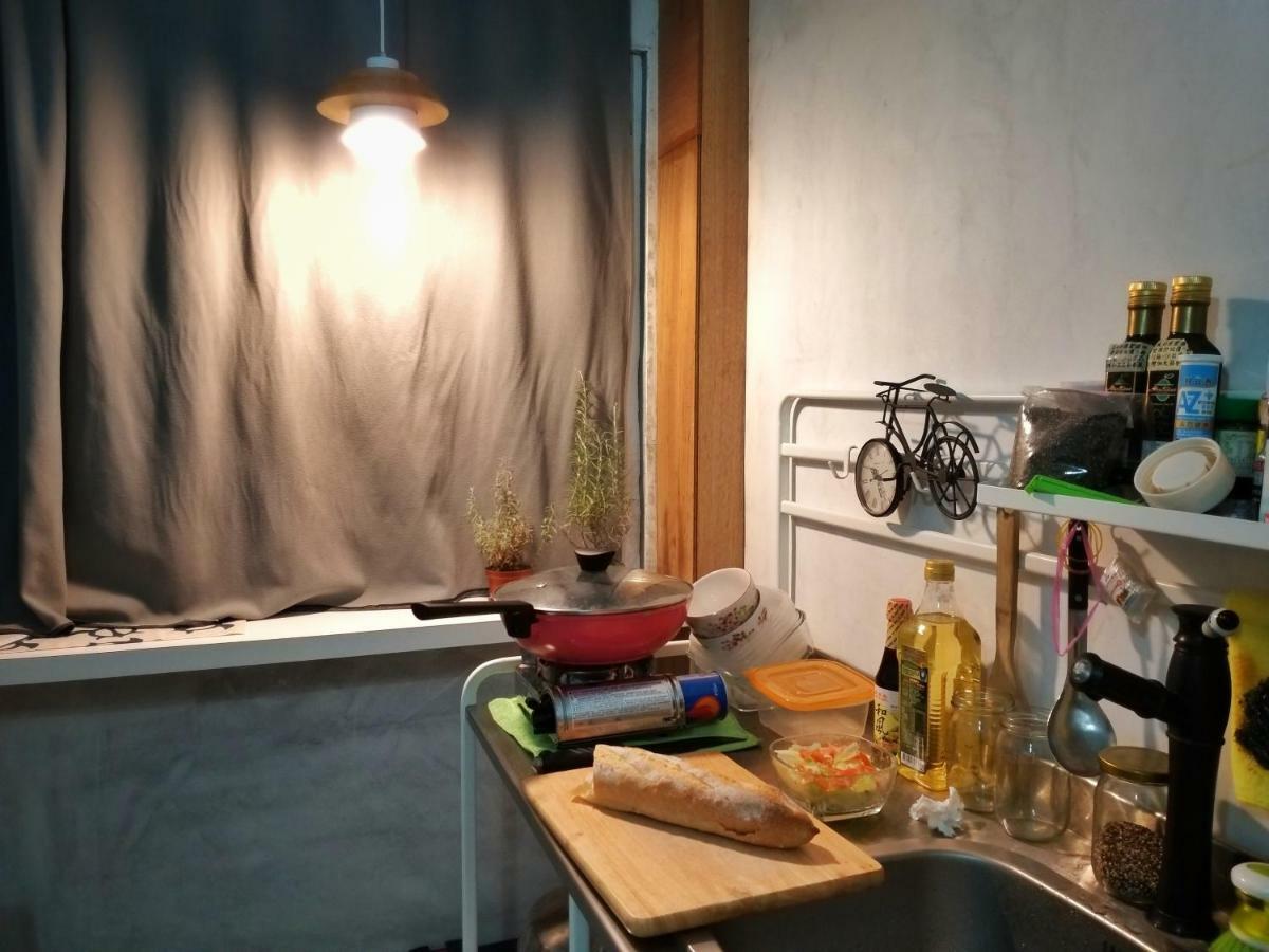Cong Sen Backpackers Hostel T'ai-tung Exteriör bild